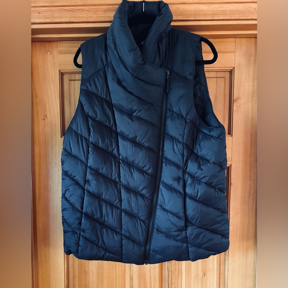 Nicole Miller Black Quilted Vest